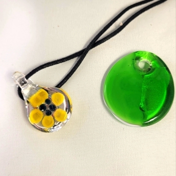 Glass art pendants yellow flower on clear glass, abstract with foil inlay on gre - Picture 2 of 4